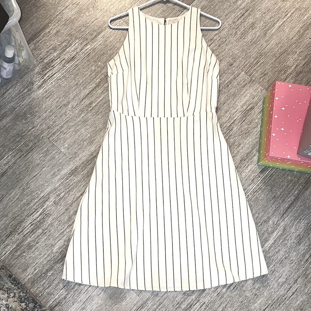 Sleeveless a-line dress with pinstripe pattern, fully lined, Excellent condition
